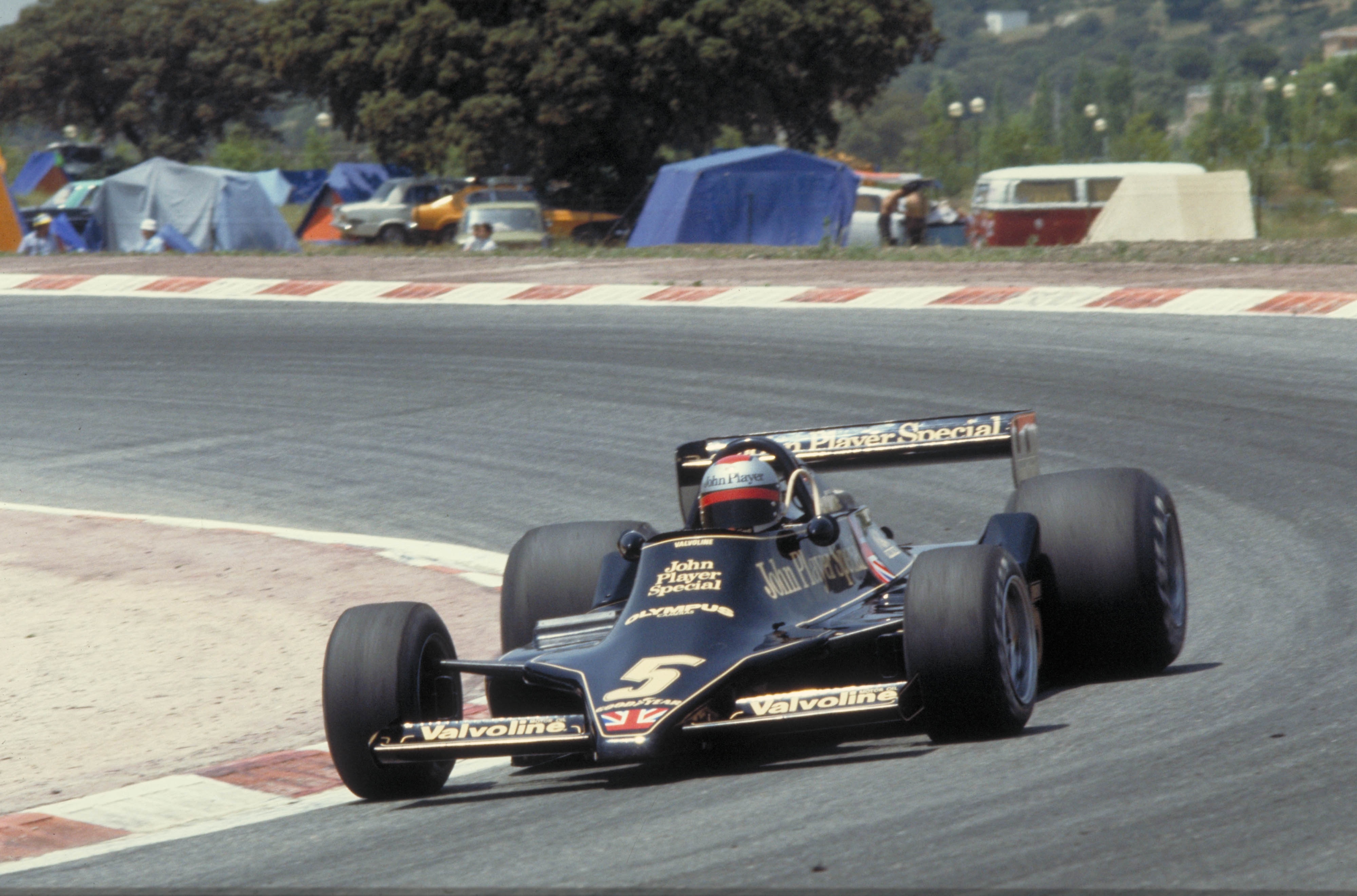 Grande Prémio de Espanha, 1978. Mario Andretti a vencer a corrida no seu Lotus 79 Ford.
